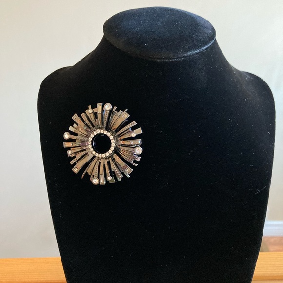 LIA SOPHIA 36" "GALLERIA" CONVERTIBLE STARBURST PENDANT NECKLACE TO BROOCH PIN - Picture 2 of 6